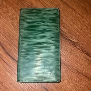 AUTHENTIC Preloved  LV in green epi leather